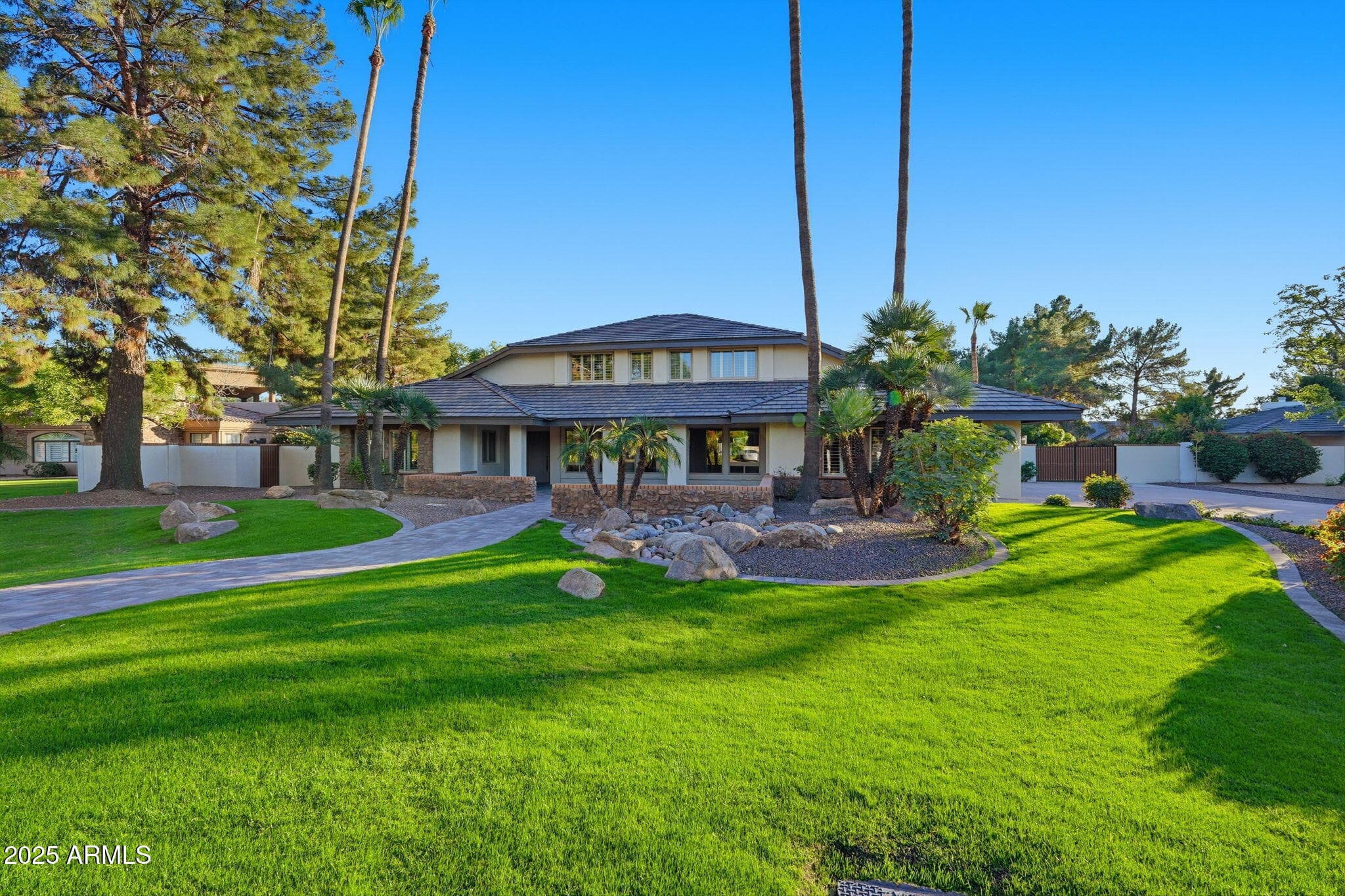 2173 LA VIEVE Lane
