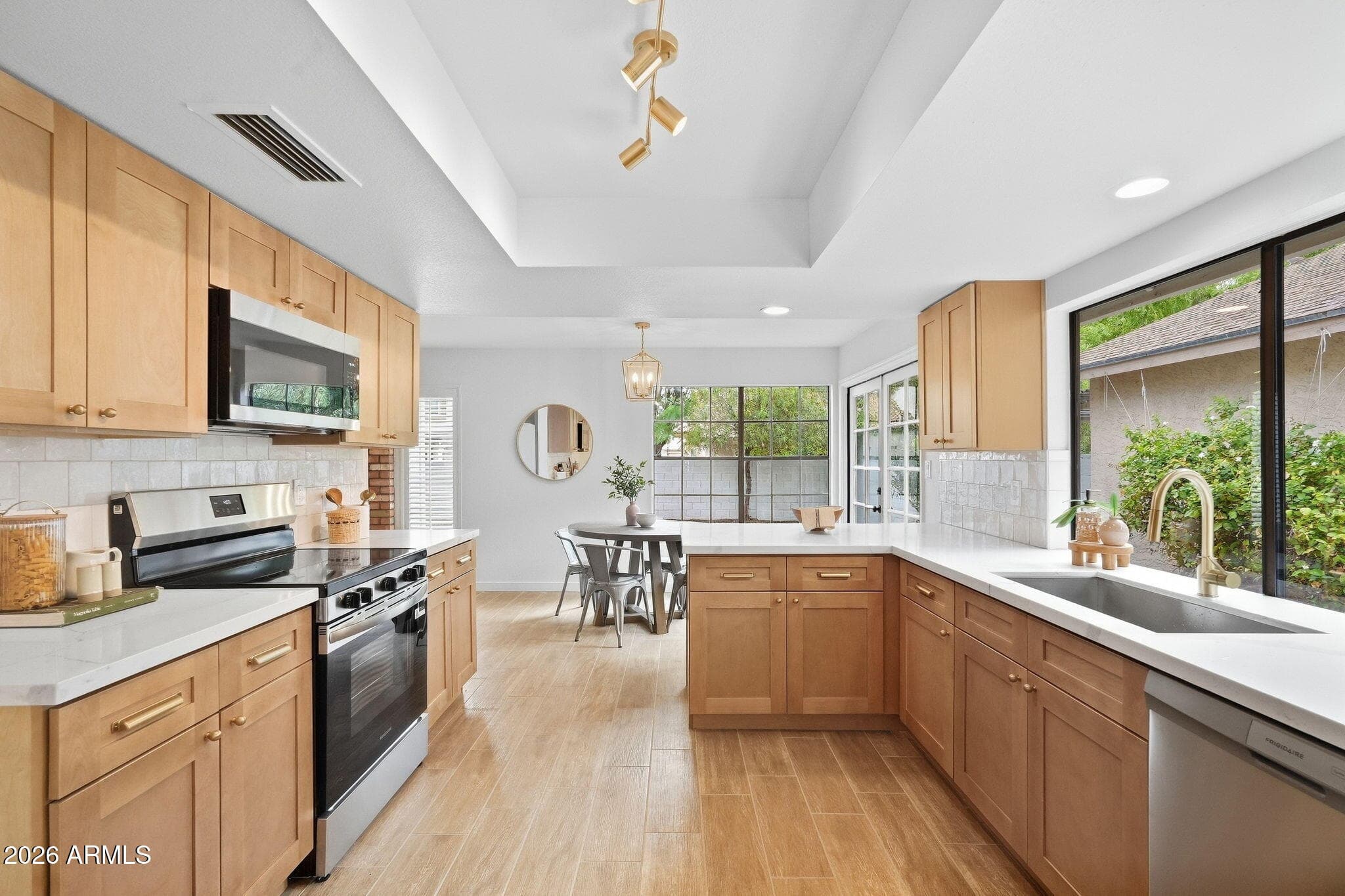 2439 W KIOWA Avenue